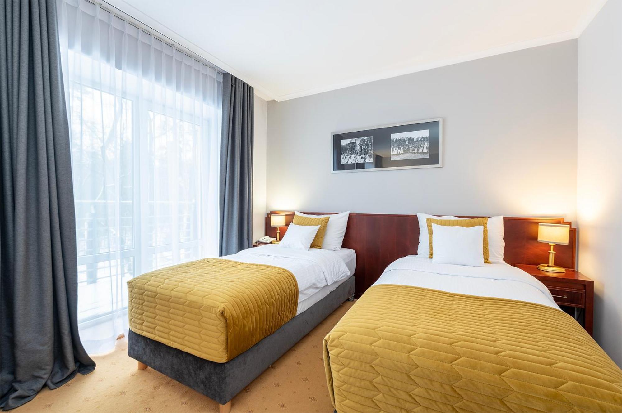 Hotel Moscicki Спала Екстер'єр фото