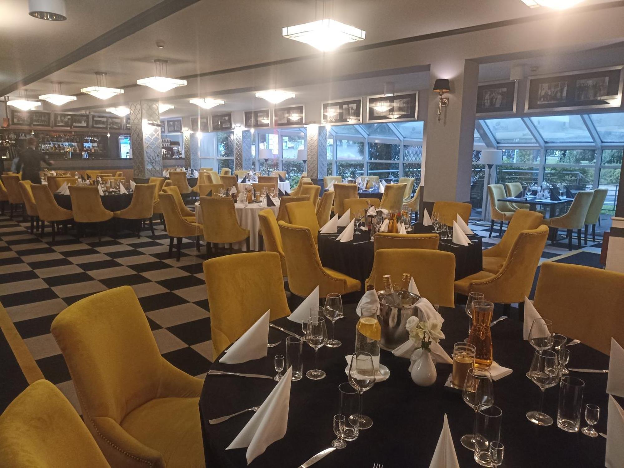 Hotel Moscicki Спала Екстер'єр фото