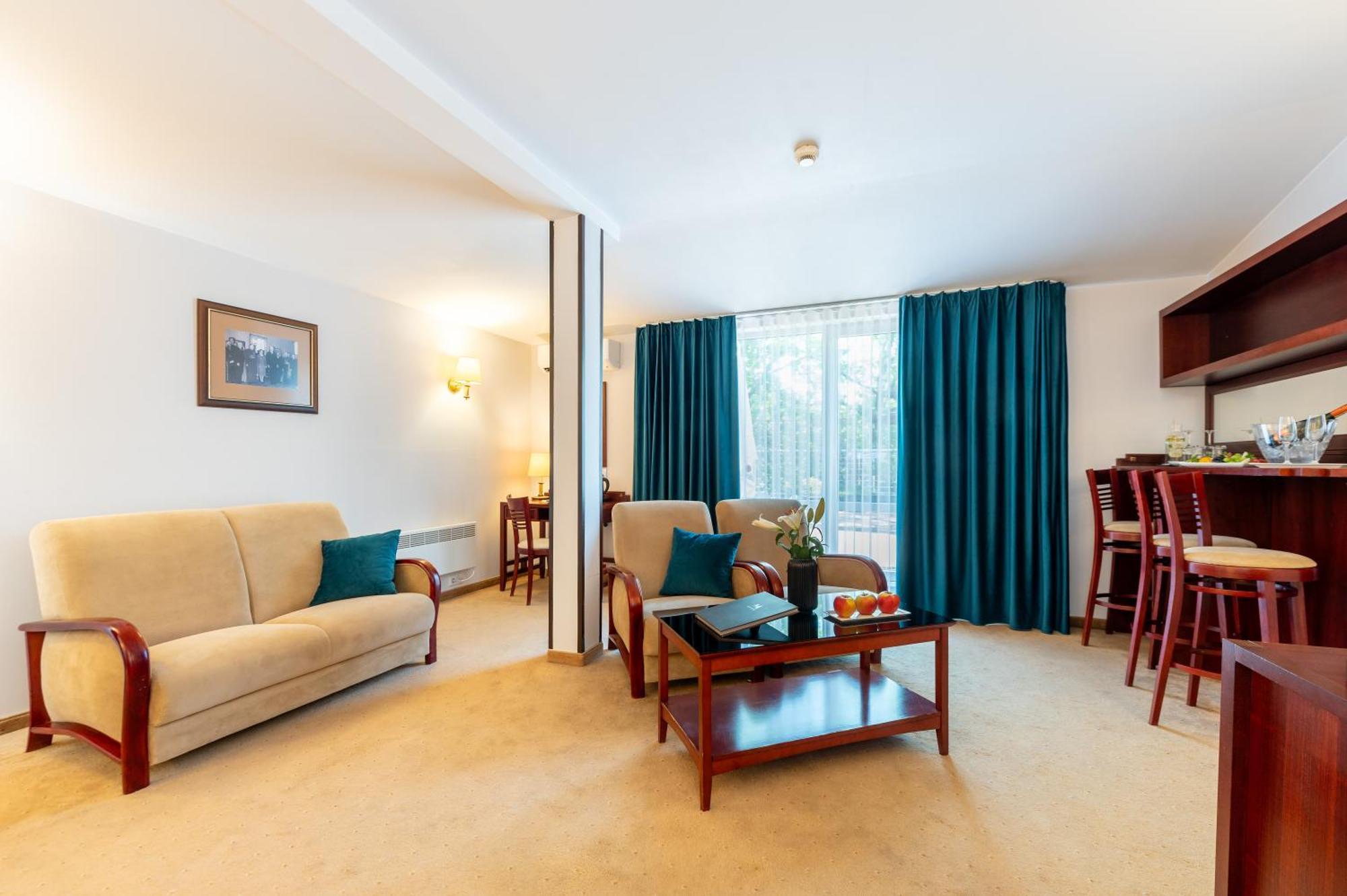 Hotel Moscicki Спала Екстер'єр фото