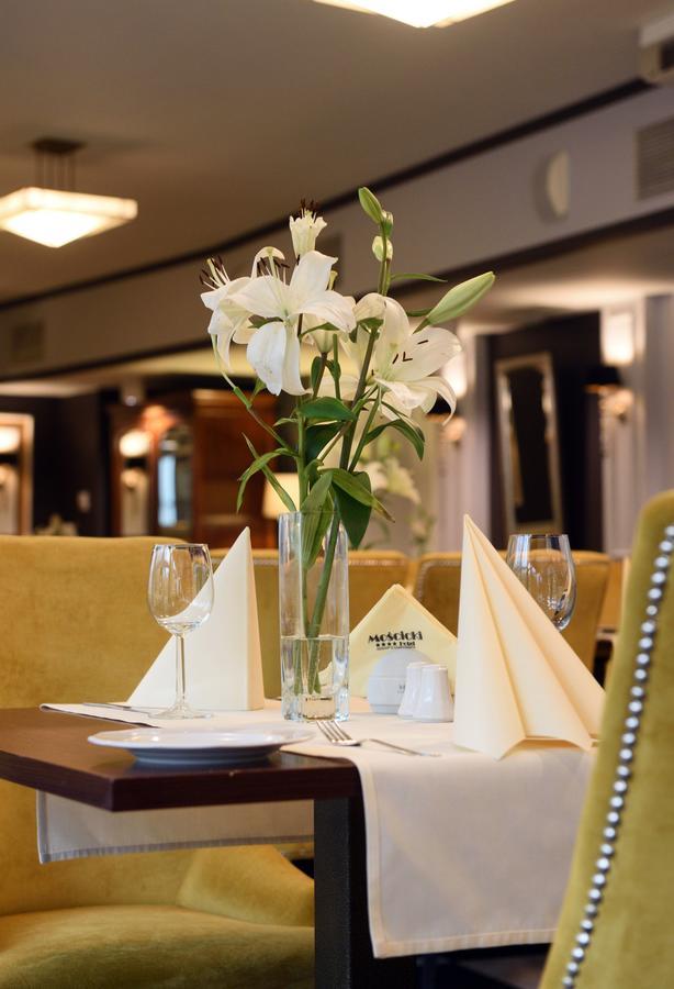 Hotel Moscicki Спала Екстер'єр фото